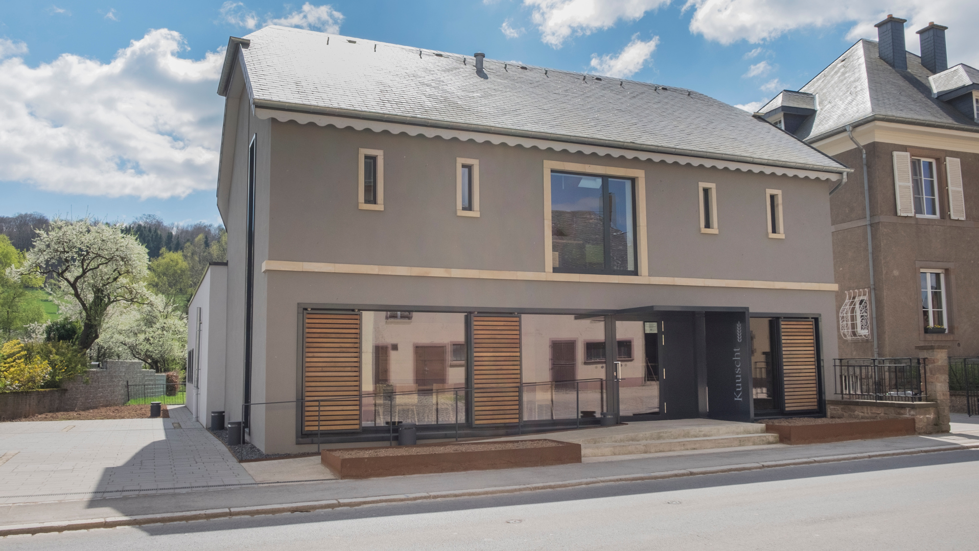 Copyright : coeba Kuuscht - restauration et transformation d'une grange en boulangerie + salon de thé