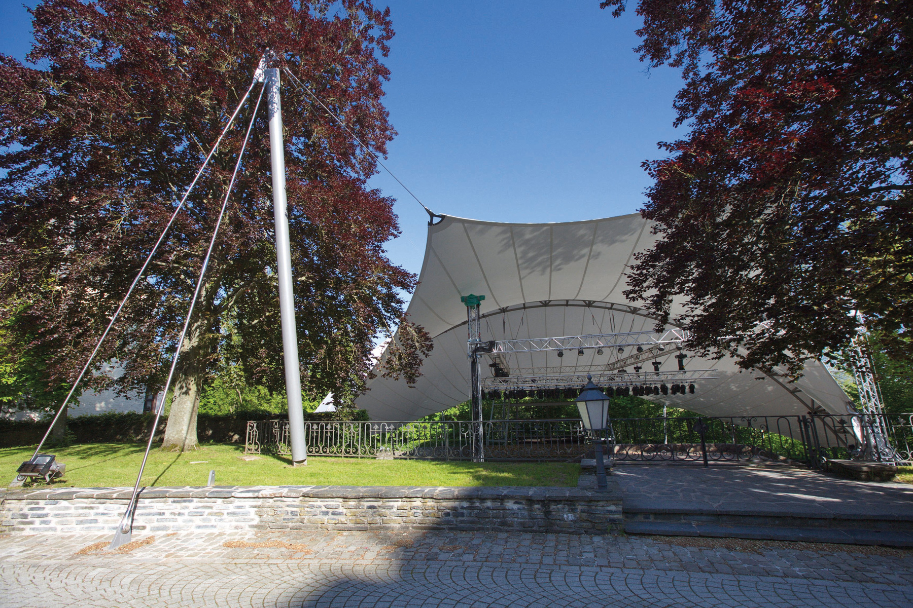 NOUVEL AUVENT DU THÉÂTRE EN PLEIN AIR DU CHÂTEAU DE WILTZ