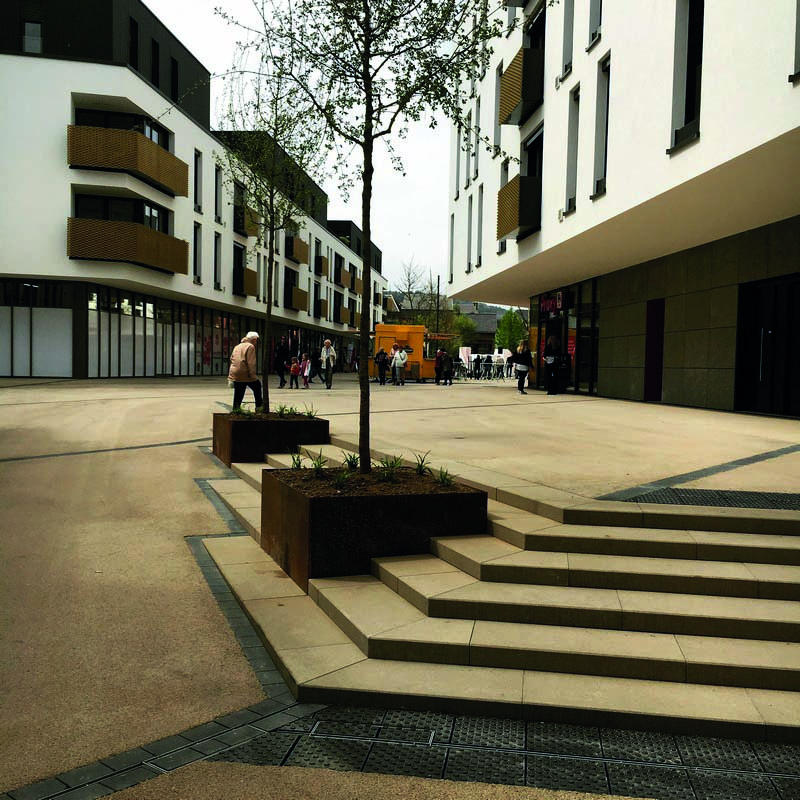 Copyright : Arnaud De Meyer PLACE DU CENTRE