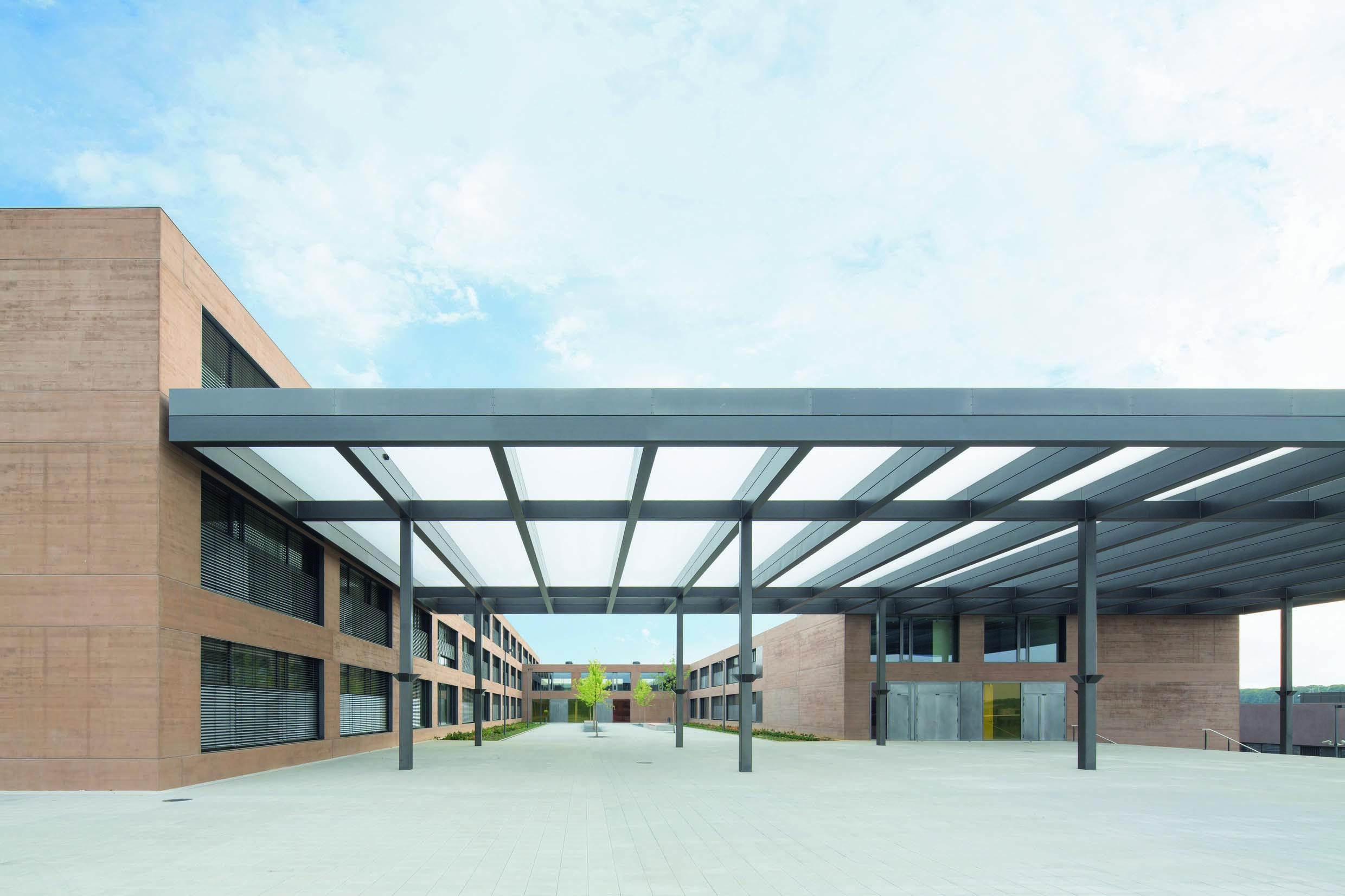 ÉCOLE EUROPÉENNE LUXEMBOURG II, ÉCOLE MATERNELLE ET HALL DE SPORT