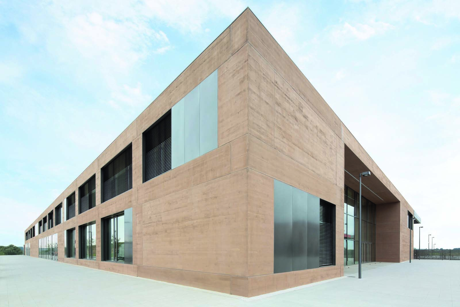 ÉCOLE EUROPÉENNE LUXEMBOURG II, ÉCOLE MATERNELLE ET HALL DE SPORT