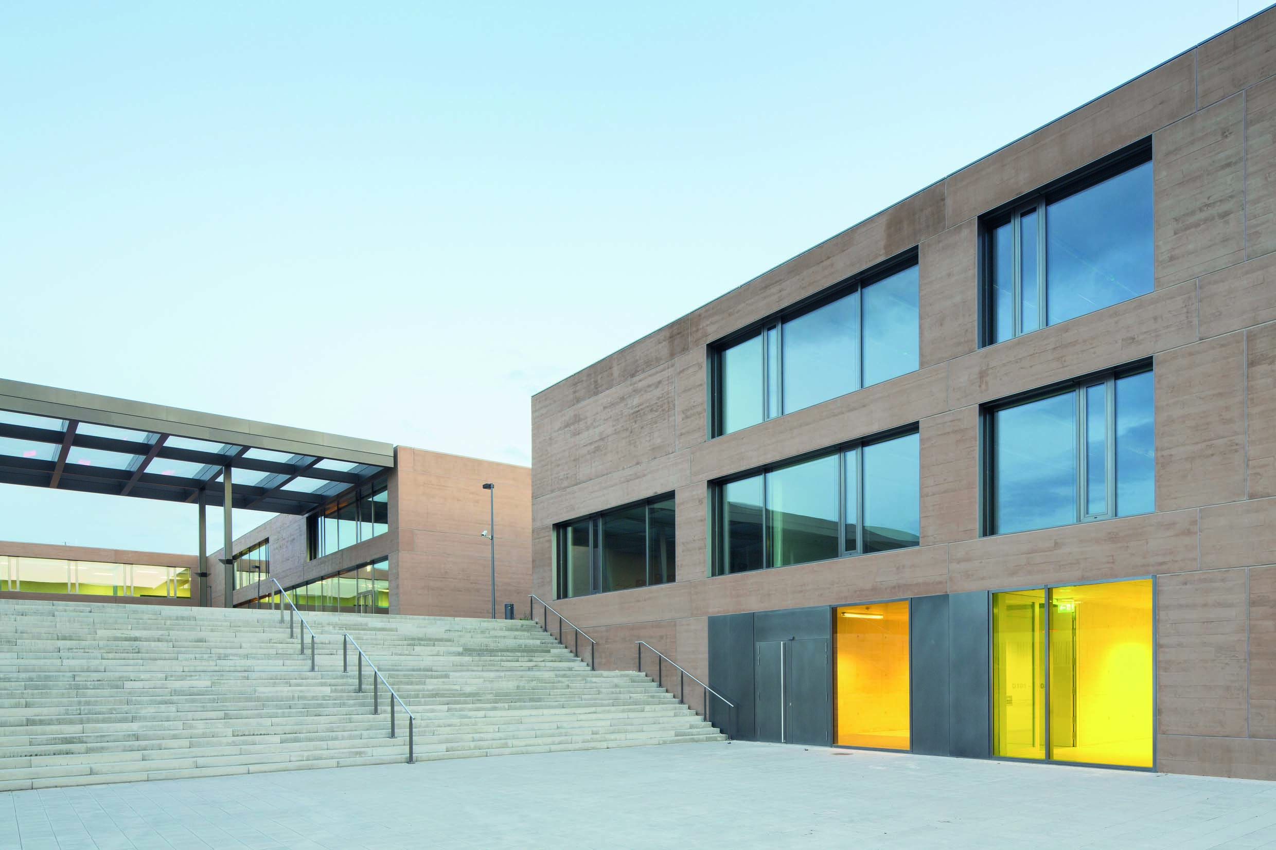 ÉCOLE EUROPÉENNE LUXEMBOURG II, ÉCOLE MATERNELLE ET HALL DE SPORT