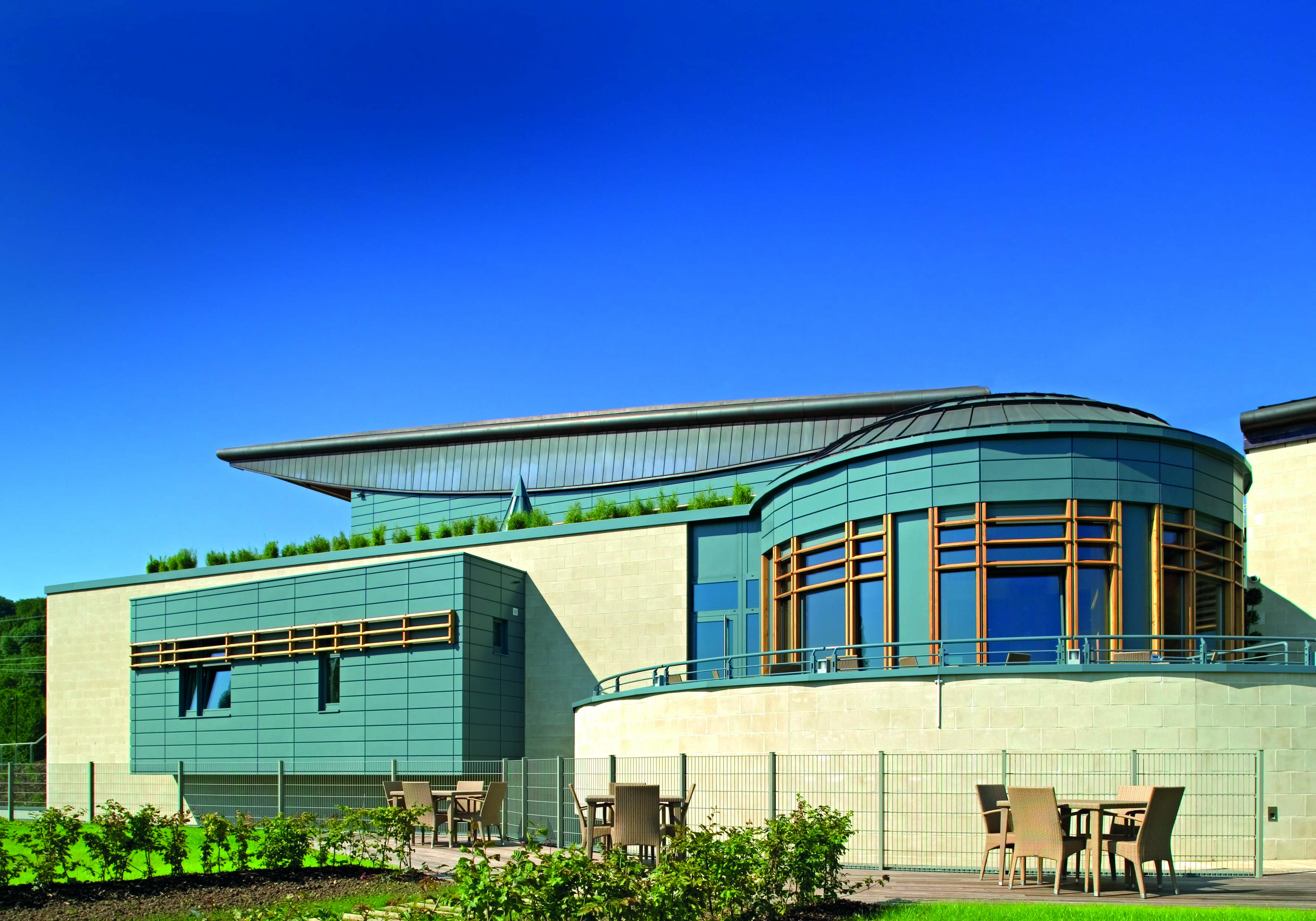 Copyright : Graeme Ackroyd Centre aquatique